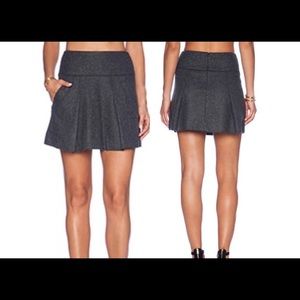 Vince (Gray wool flare skirt) with pockets